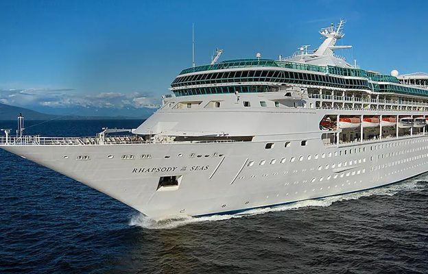 Royal Caribbean, cruise casino debt, passenger jumps ship, Puerto Rico arrest, gambling addiction