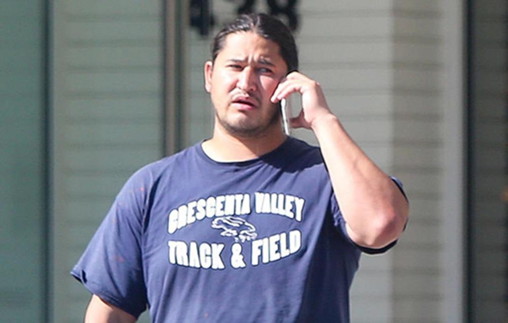 $2B Powerball Winner Vows to Rebuild Fire-Ravaged Hometown