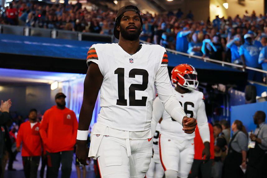 Shedeur Sanders of the Cleveland Browns ahead of the game against the Detroit Lions