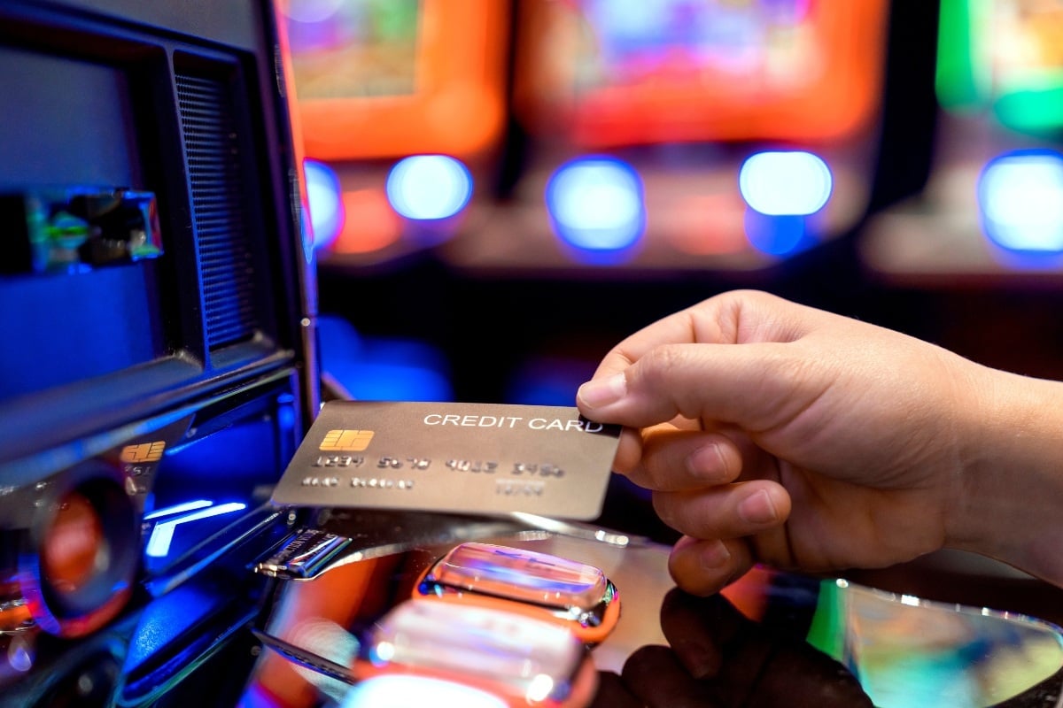 Illinois Seeks to Ban Credit Cards Inside Casinos