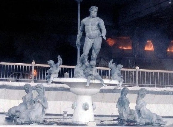 Las Vegas Antique Dealer Acquires Historic Casino Statues