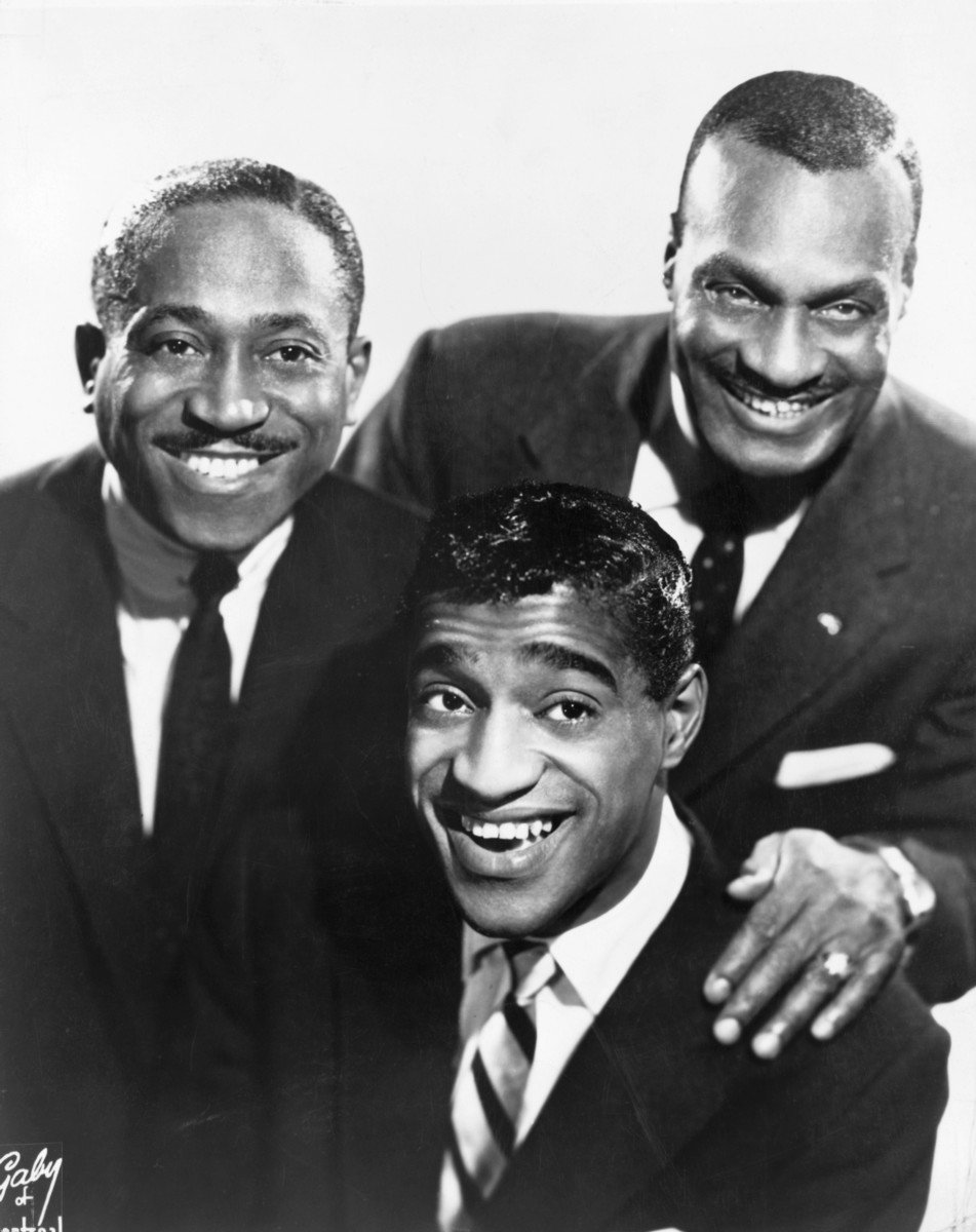 VEGAS MYTHS BUSTED: Sammy Davis Jr. Shattered the Strip’s Color Barrier