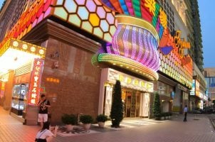 Macau casinos, SJM Holdings, satellite casino closures, gaming law reforms, Casino Fortuna