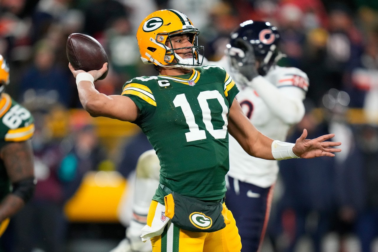 Sportsbook Trader Talk: Where Bettors Are Putting Their Money in NFL Week 15