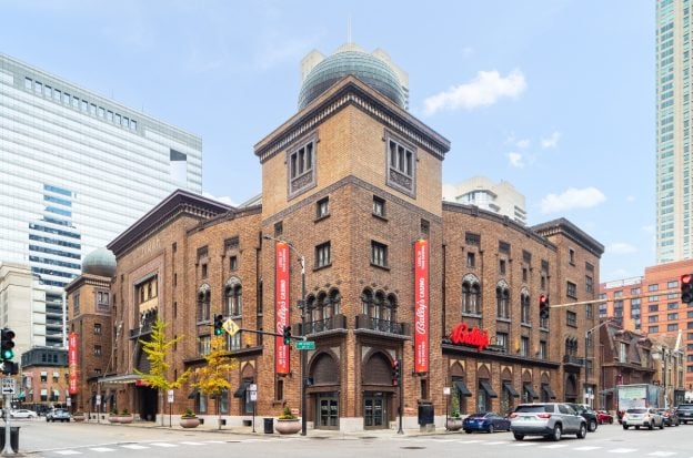 immigrant slot machine win Bally's Chicago