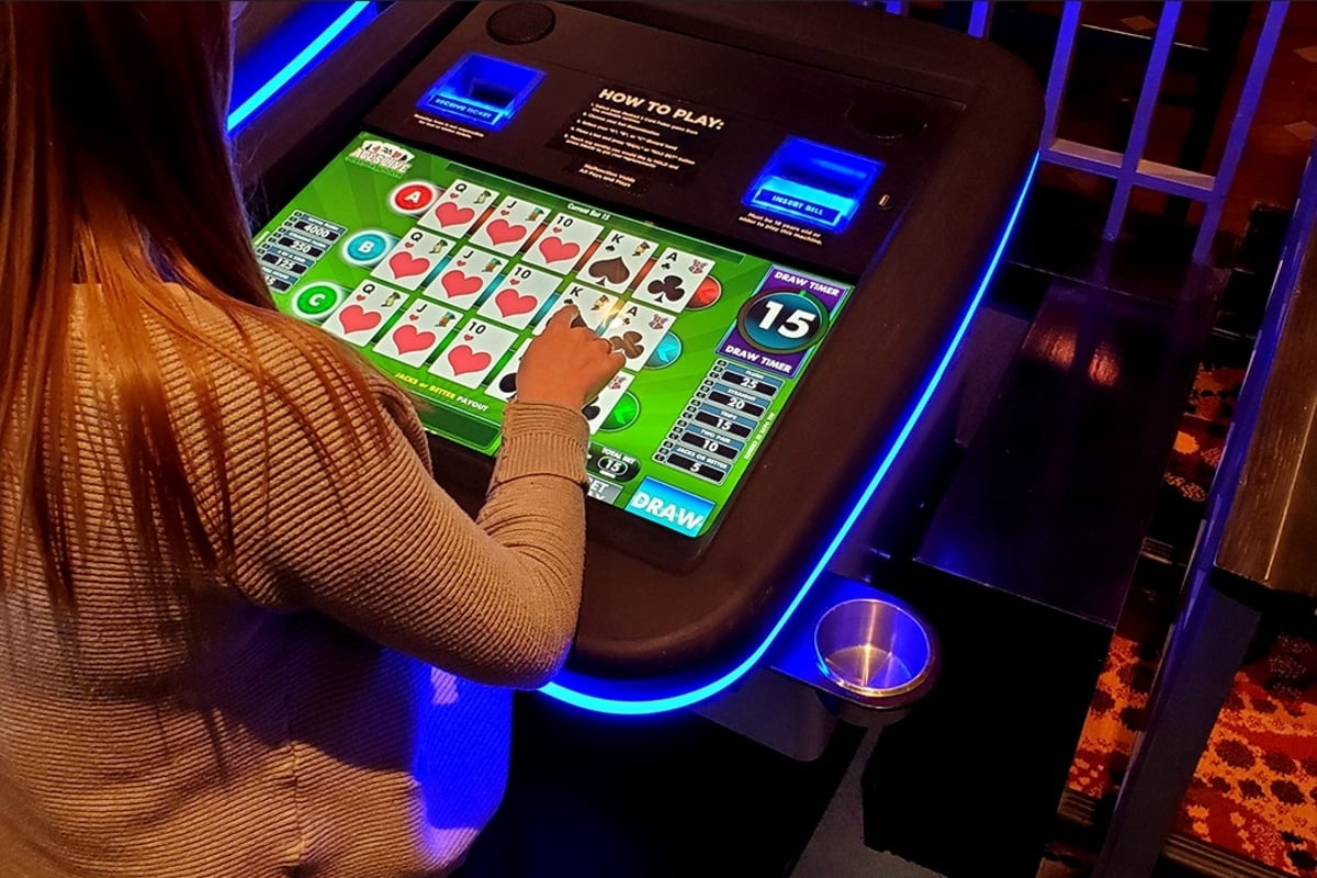 Minnesota Supreme Court Allows Racetrack to Continue Dealer-Assist Table Games