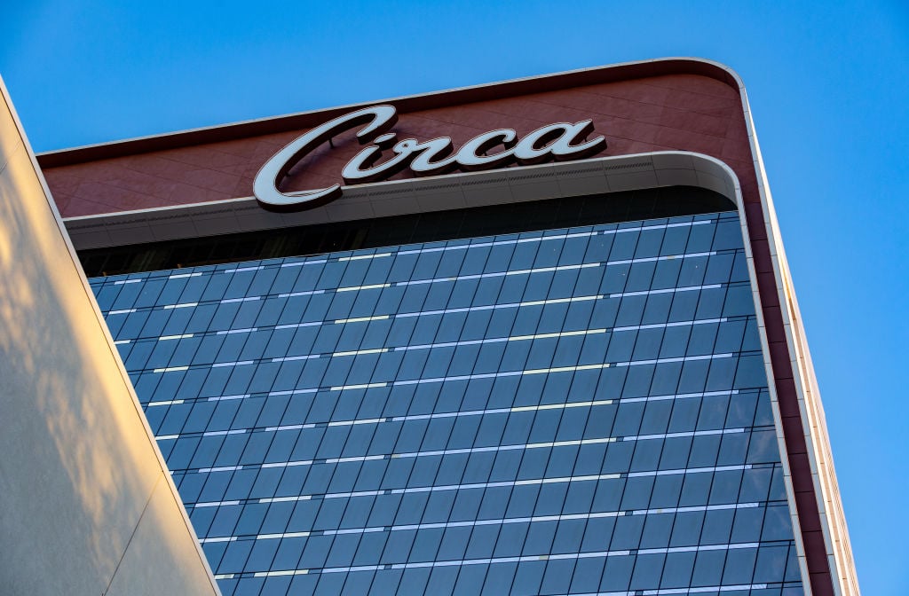 Las Vegas Hotels See 15,000 Canadian Visitors in Just One Month