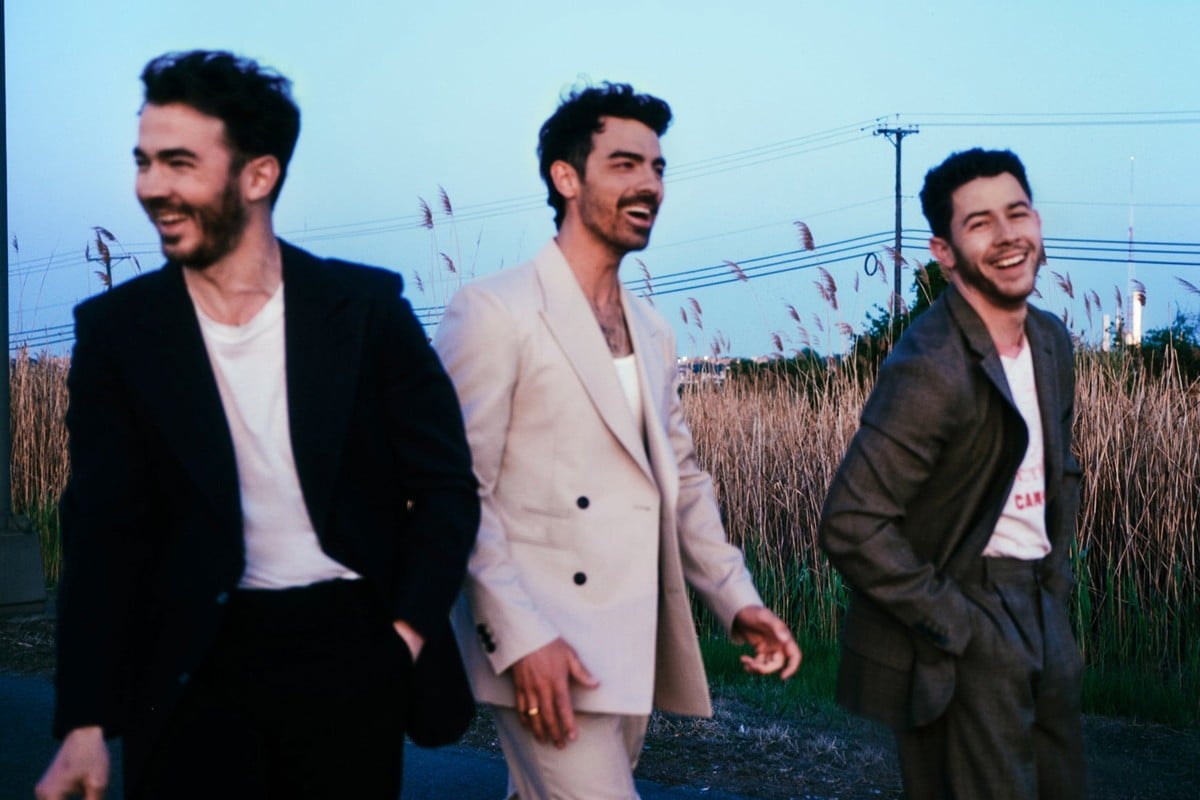 VEGAS MUSIC NEWS: Keeping Up with the Jonases, Stray Cats Strut Back to Health (Hopefully), Metallica Sell ‘Em All