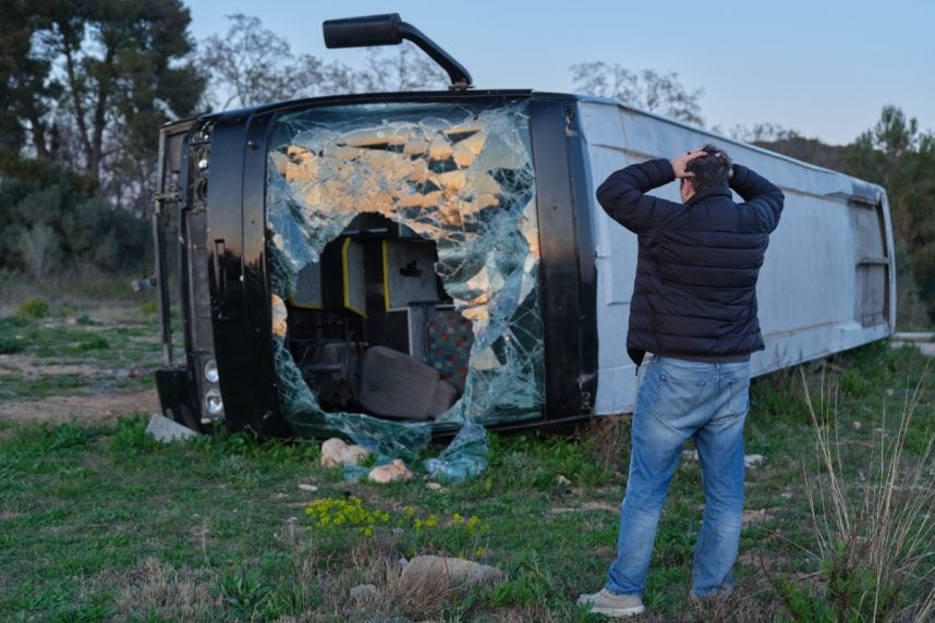 casino bus crash Chicago Michigan Upper Peninsula