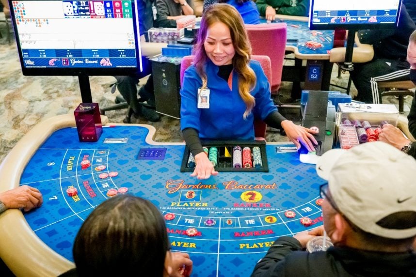 カリフォルニア州カードルームのディーラー、1万5,000ドル超のチップ横領容疑で逮捕