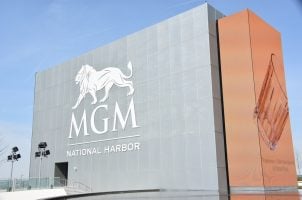MGM National Harbor, casino waitress lawsuit, $76,000 tip, baccarat high roller, Tajia Mackyeon