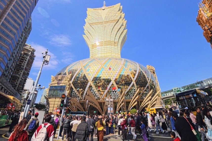 Macau casino stocks gaming revenue China
