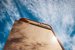 75,000 Canadians Capitalize on Las Vegas Resorts’ At-Par Currency Deal