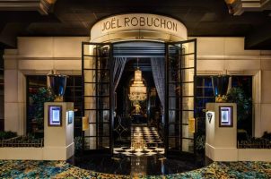 VEGAS DINING NEWS: 4 Vegas Restaurants Earn Michelin Stars, High Mis-steaks