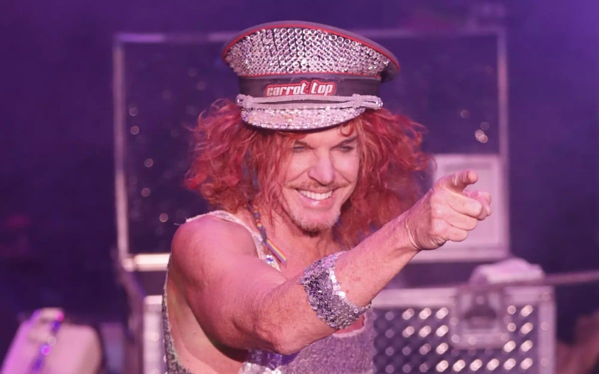 VEGAS MYTHS BUSTED: Carrot Top is an Unfunny Prop Comic