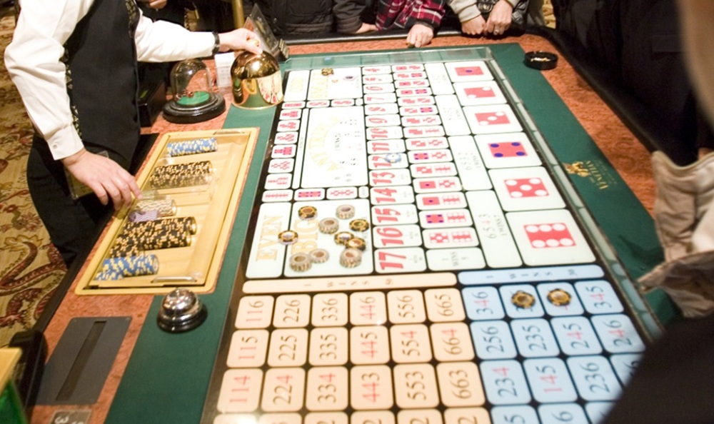 Macau casino cheating, sic bo scam, casino machine malfunction, Macau gambling crime, casino fraud