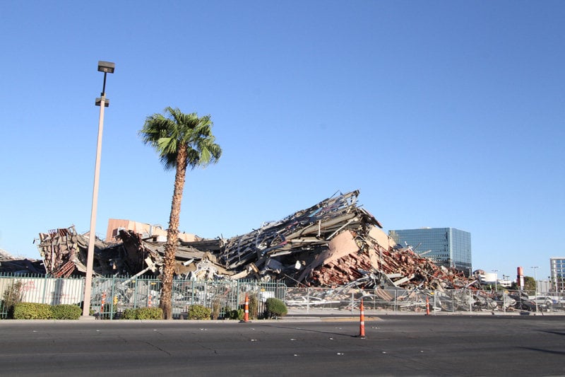 Tearing down Riviera casino will level part of Vegas' mobster past – Orange  County Register