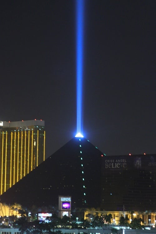 The Luxor's pyramid is 30 stories tall.
