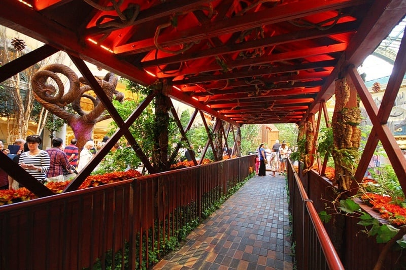 This covered bridge is a throwback to similar bridges in New England. And possibly the old one.