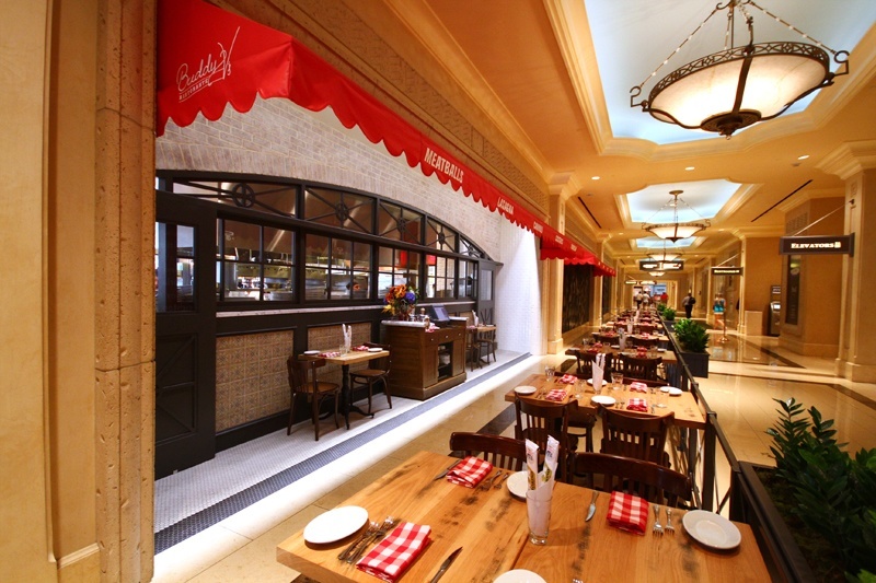 An "outside" seating area, for those who like to people-watch.