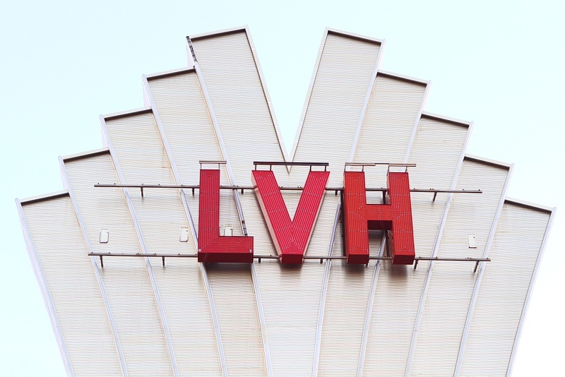 And the award for most half-assed, lame hotel sign in Las Vegas goes to...