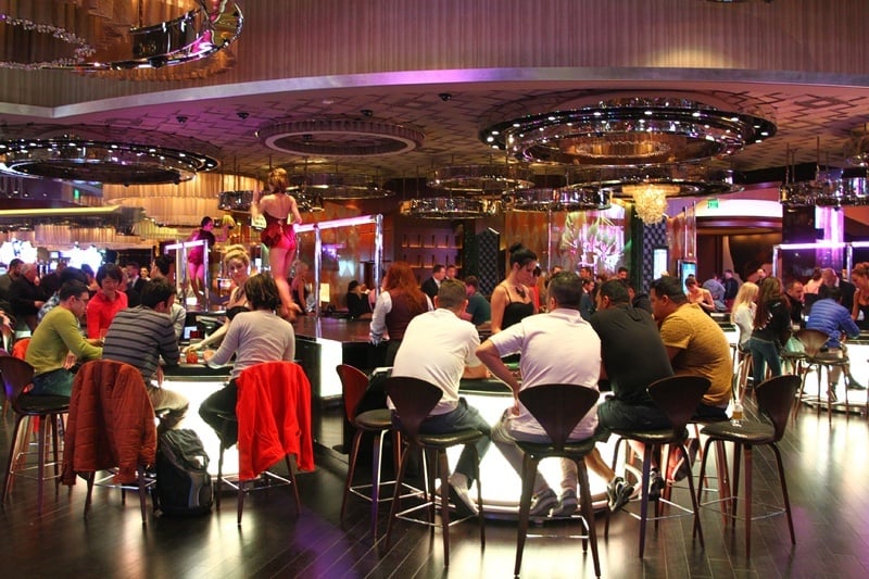 Bond Lounge