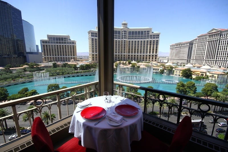 Eiffel Tower in Las Vegas Restaurant Review + Prices