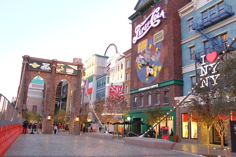 New York-New York plaza