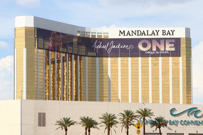 Casino landlord taking full ownership of MGM Grand, Mandalay in