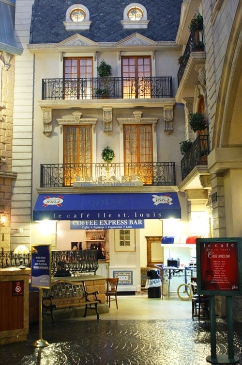 Paris cafe
