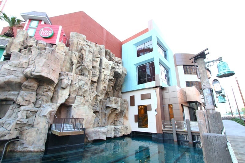 TI lagoon shopping