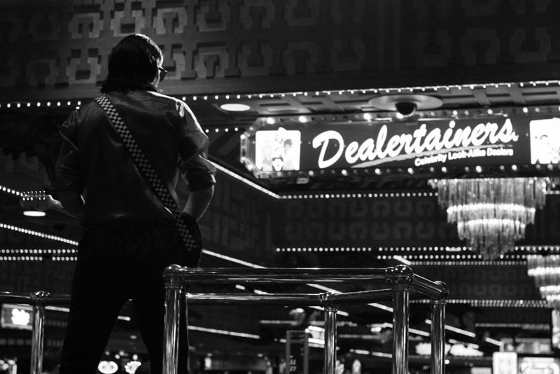 Dealertainer
