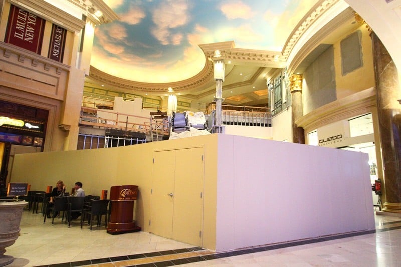 Forum Shops construction