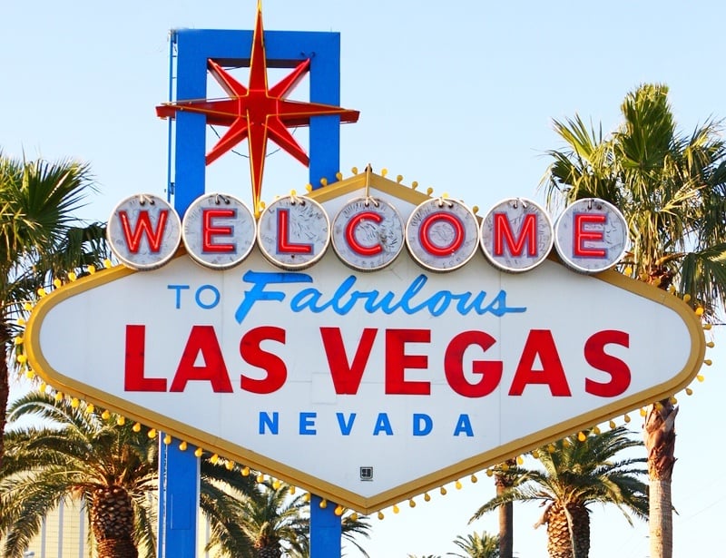 welcome to Las Vegas sign at night, time, Stock Video