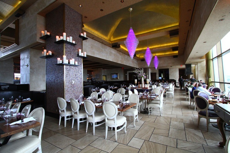 Nove Palms