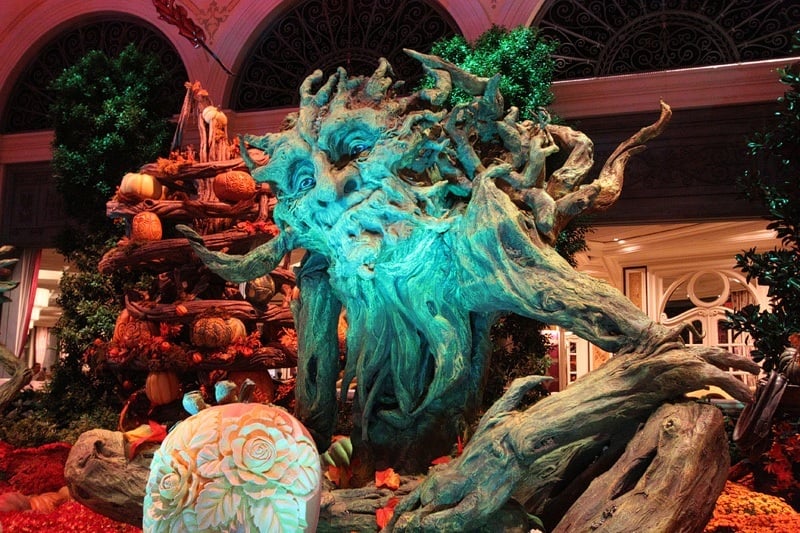 Bellagio Gardens Ent creature