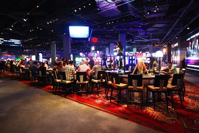 SLS party pit