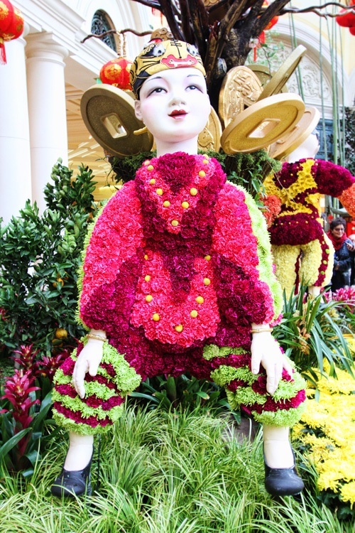 Bellagio Conservatory's new display: 'Eye of the Tiger' honors Asian  culture — PHOTOS, The Strip