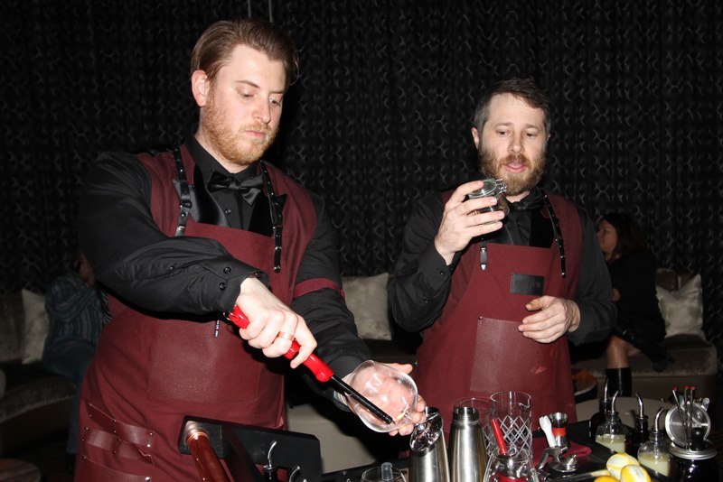 Clique mixologists