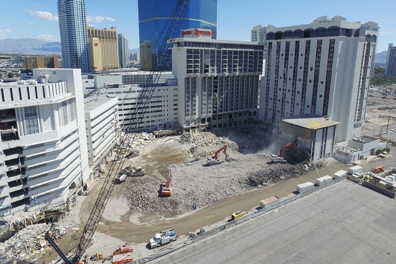 SEE IT: The Riviera Hotel and Casino in Vegas, the Strip's first high-rise,  demolished following 60-year run – New York Daily News