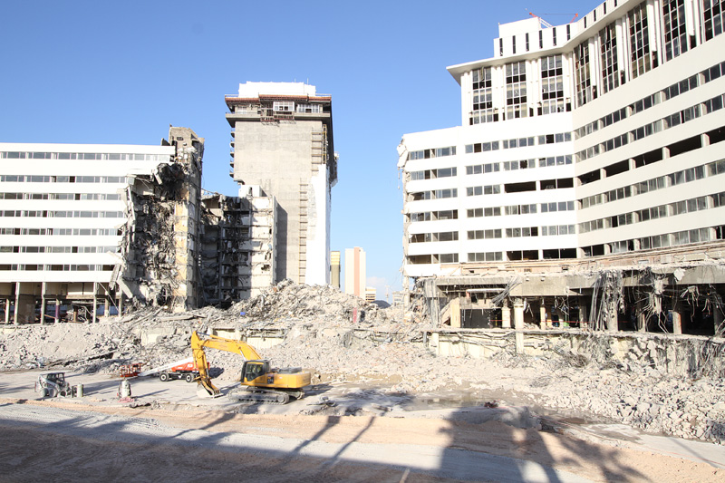 Riviera implosion: Watch Las Vegas casino's last tower come down