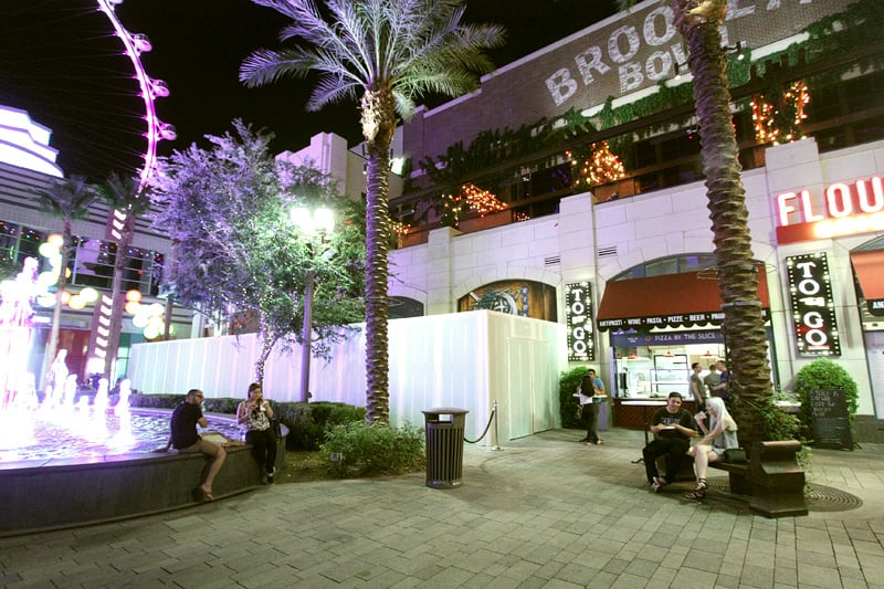 Linq In-N-Out