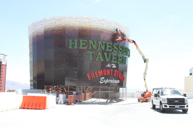 Hennessey's pint glass