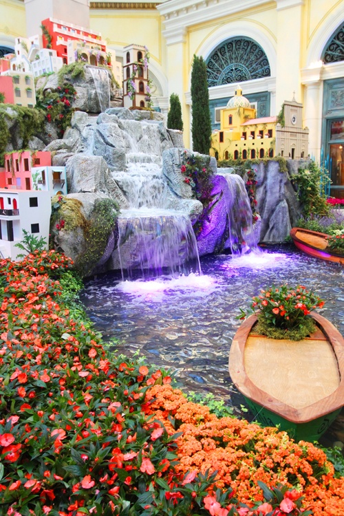 Bellagio Capri display