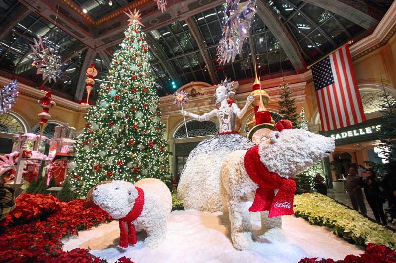 The Best Christmas decorations on the Strip at Bellagio Las Vegas I Happy  Holidays 2021 