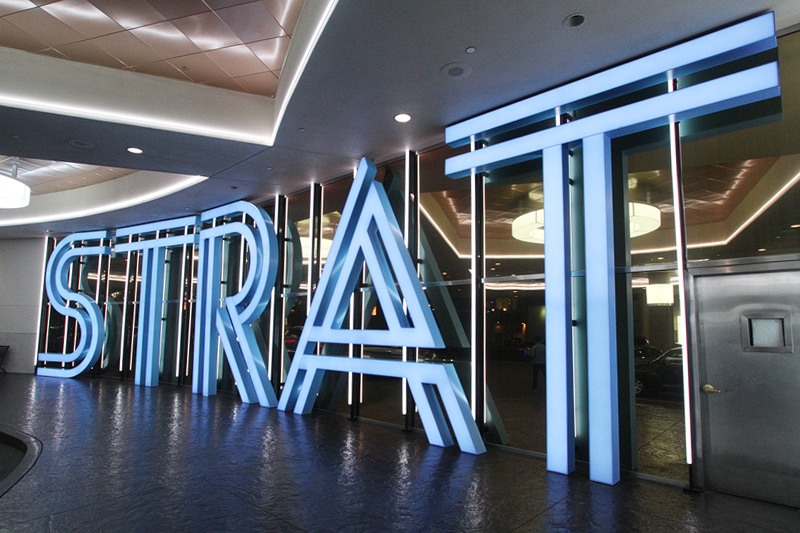Strat casino sign