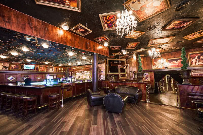 Artisan lounge