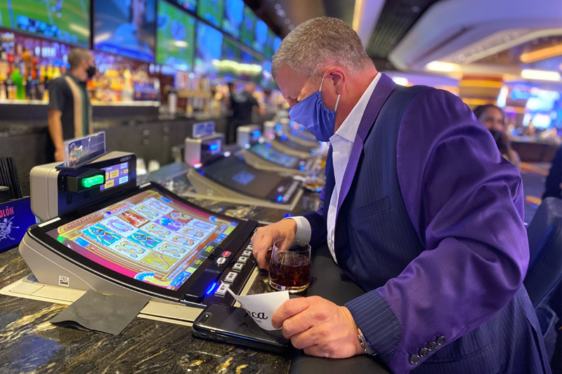 Derek Stevens slot machine