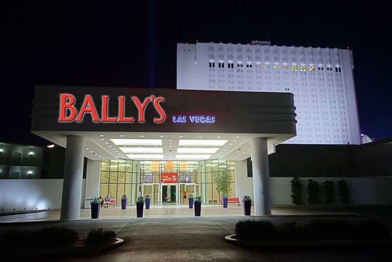 Hotel tower transferring from Horseshoe to Paris Las Vegas