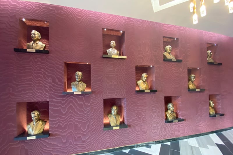 Circa busts